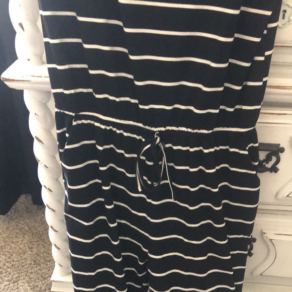 Black and white striped jumpsuit - Picture 4 of 4